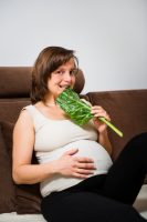 La prise d’antidouleurs pendant la grossesse peut favoriser la puberté chez les filles