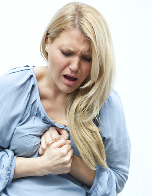 Crises cardiaques : les femmes reçoivent moins de traitements que les hommes