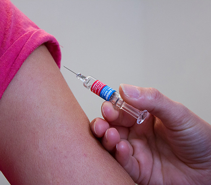 Il n’existe aucun lien entre le vaccin antigrippal et le risque de Covid-19 (étude)