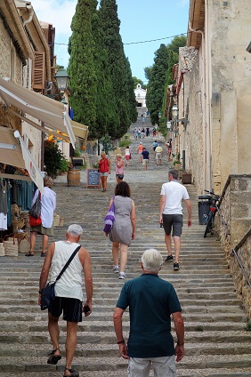 Monter plus de 50 marches d’escalier par jour réduit de 20% le risque de maladie cardiaque (étude)